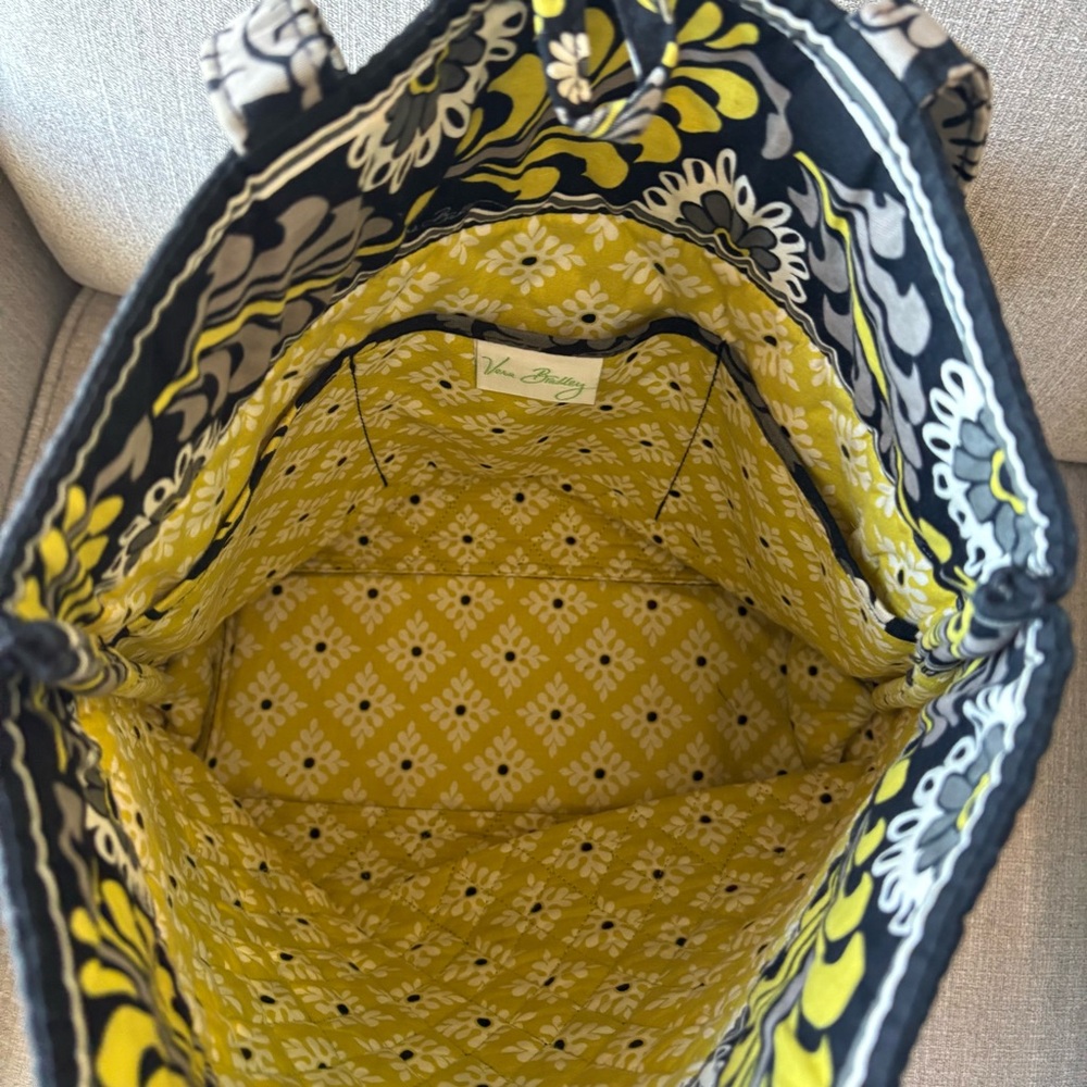 Vera Bradley Large Shoulder Tote Baroque Pattern With Pockets - Picture 5 of 7